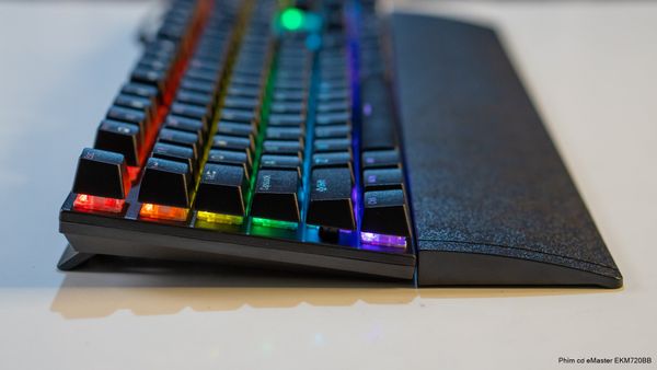 Bàn phím cơ Gaming eMaster EKM720BB - Màu đen