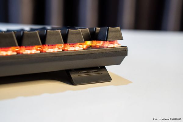 Bàn phím cơ Gaming eMaster EKM720BB - Màu đen