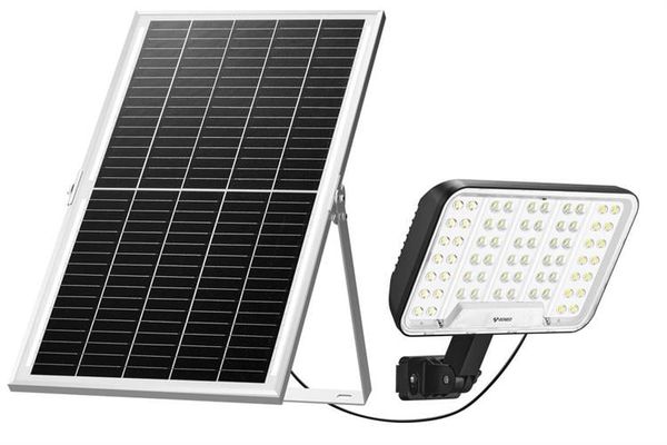 Đèn pha năng lượng mặt trời Goneo GN-C600B-AS