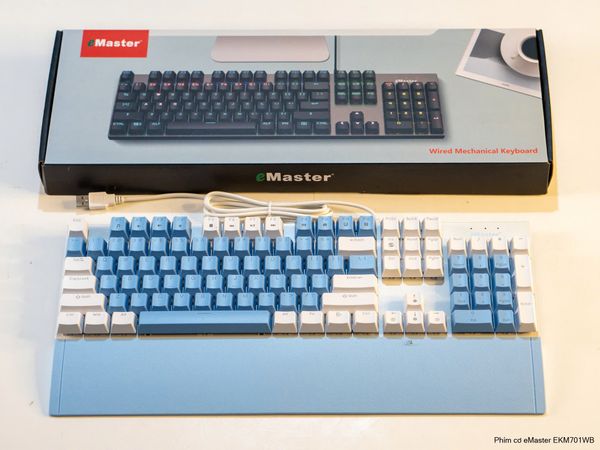 Bàn phím cơ Gaming eMaster EKM701WB - Màu trắng xanh