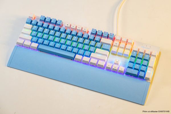 Bàn phím cơ Gaming eMaster EKM701WB - Màu trắng xanh