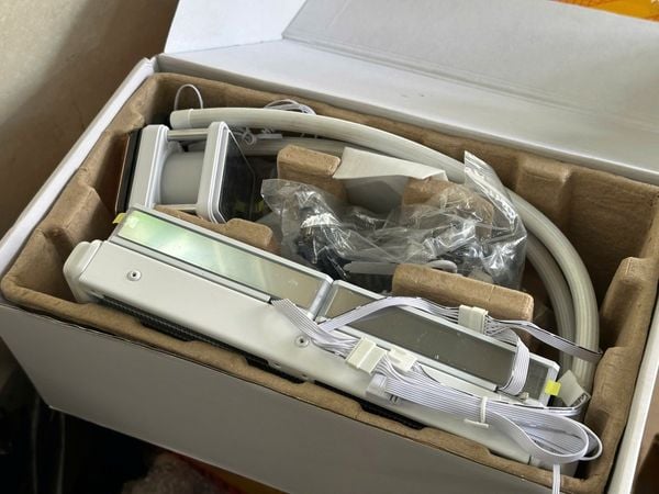 Tản nhiệt nước 2 fan (hàng trưng bày - mẫu) 2ND - Màu trắng