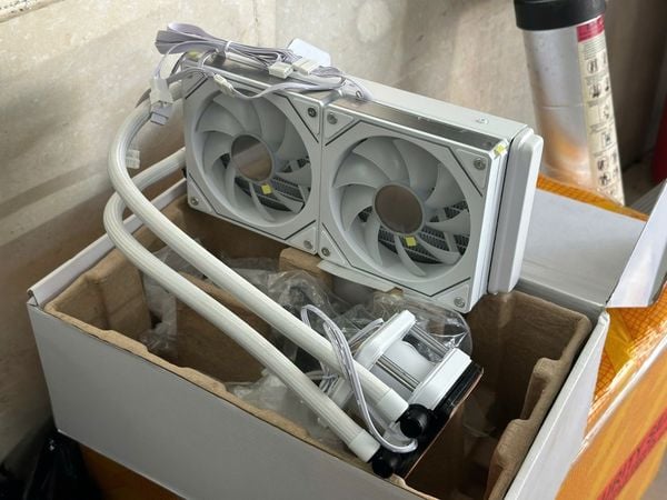 Tản nhiệt nước 2 fan (hàng trưng bày - mẫu) 2ND - Màu trắng