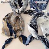  Khăn Lụa Viền Đen Họa Tiết Paisley – Món Phụ Kiện "Đắt Giá" Cho Outfit 