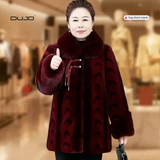  Một chiếc áo ấm – gửi trọn thương yêu cho mẹ 