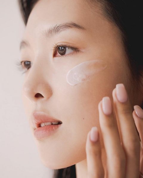 Kem Dưỡng Ẩm Căng Bóng Da Ohui Miracle Moisture Ceramide Boosting Cream 60ml