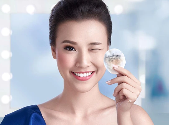 Nước tẩy trang Simple Micellar Cleansing Water