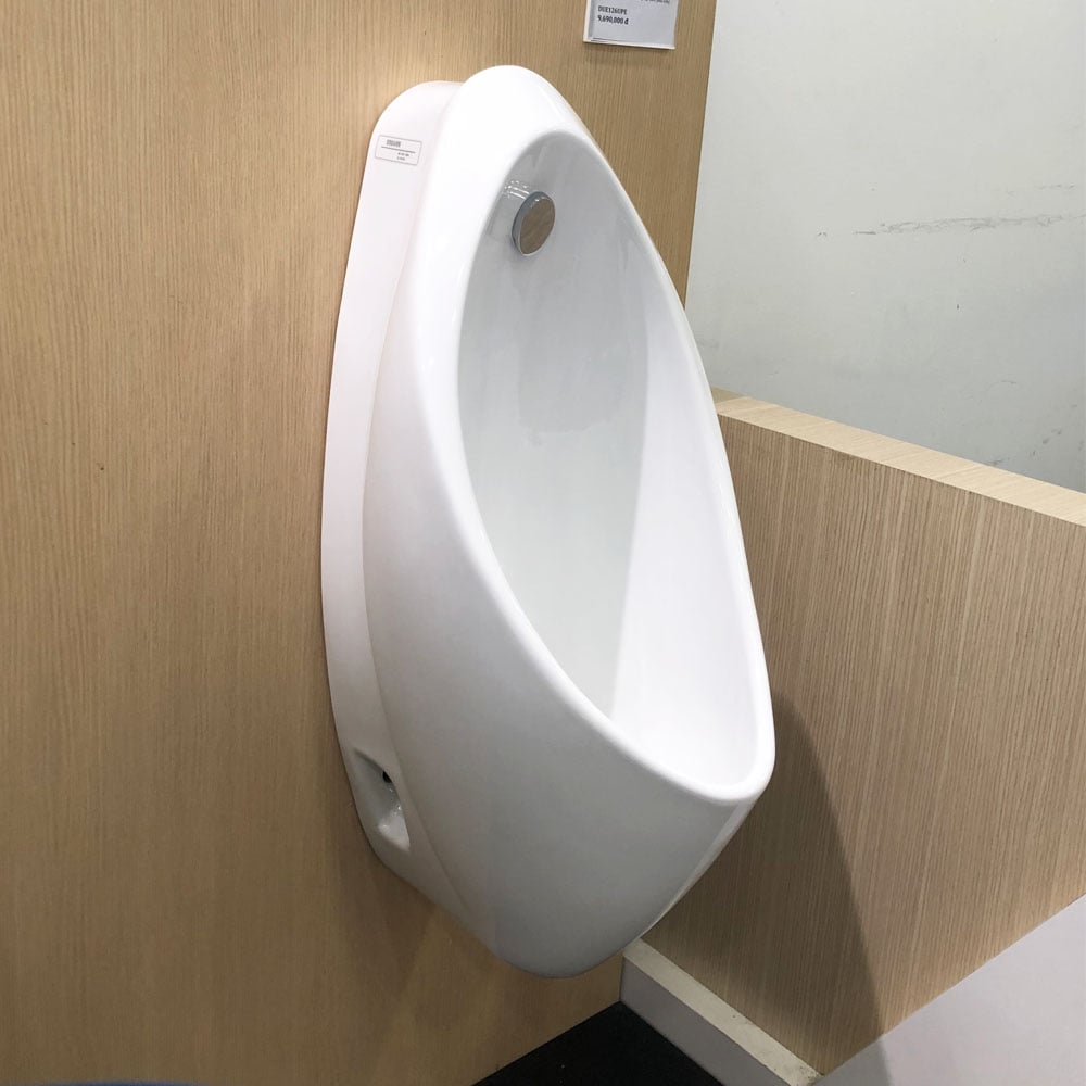 Bồn tiểu nam TOTO UT904HN (Đường cấp nước phía sau)