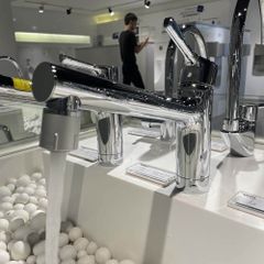 Vòi rửa bát TOTO TKS05303J nóng lạnh