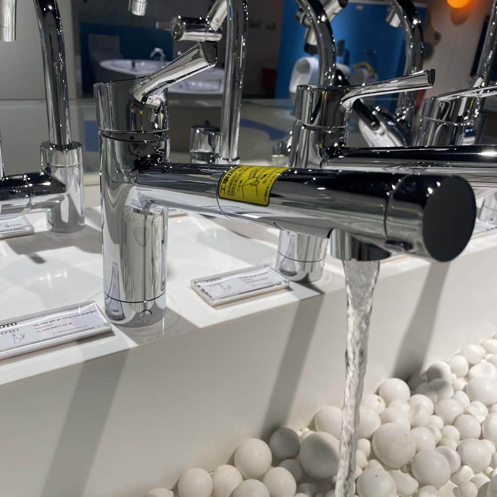 Vòi rửa bát TOTO TKS05304J nóng lạnh