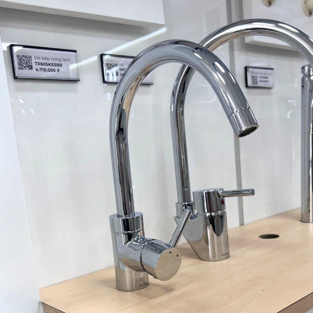 Vòi rửa bát TOTO TX605KESBR nóng lạnh