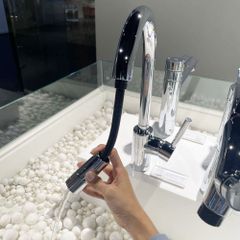 Vòi rửa bát nóng lạnh rút dây TOTO TX608KNBR