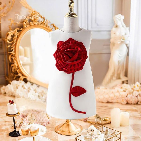  P25_210. Đầm Công Chúa Hoa Nổi Đỏ Trắng 