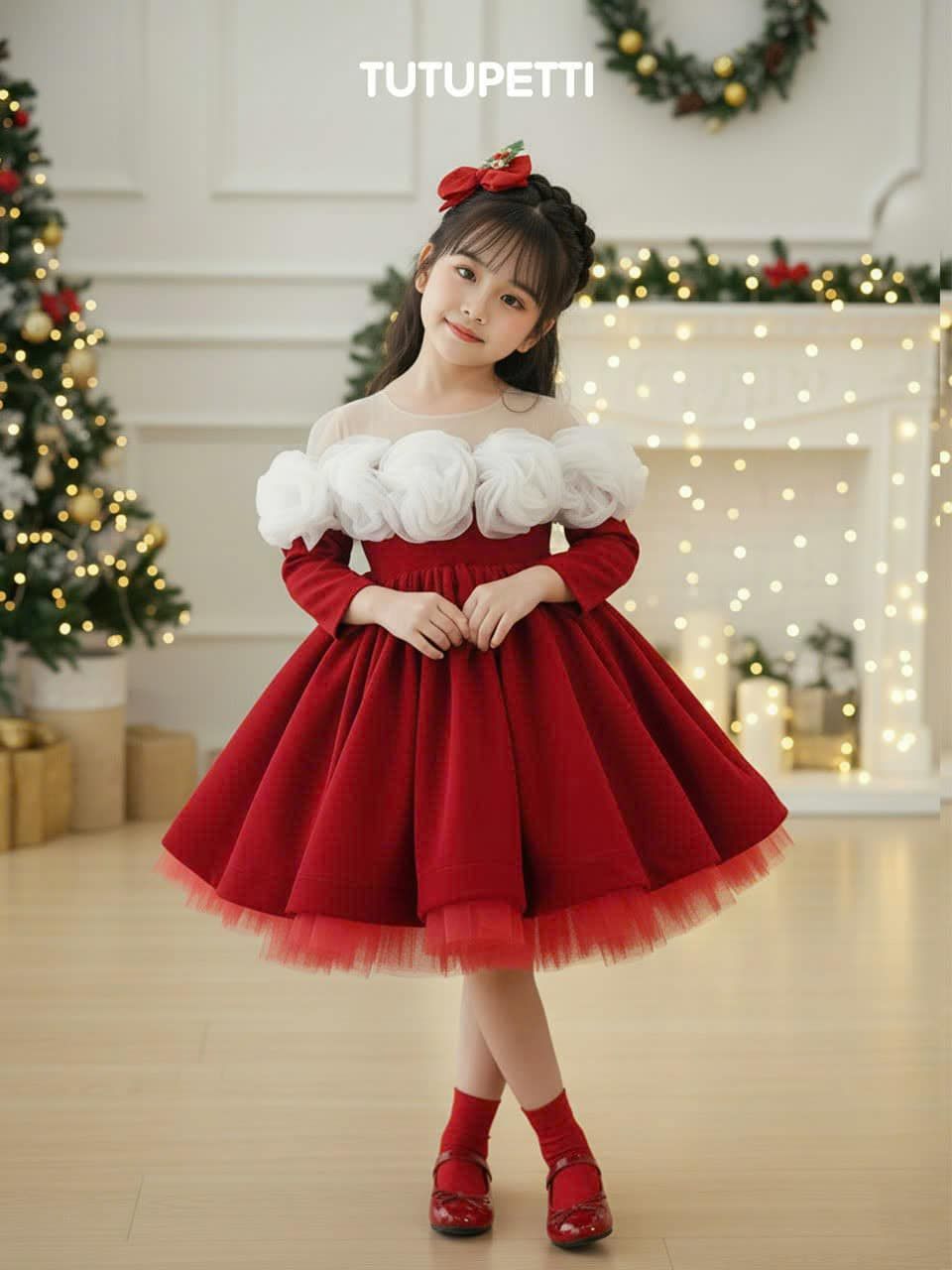  P25_257. Đầm Công Chúa Vai Hoa Trắng Đỏ 