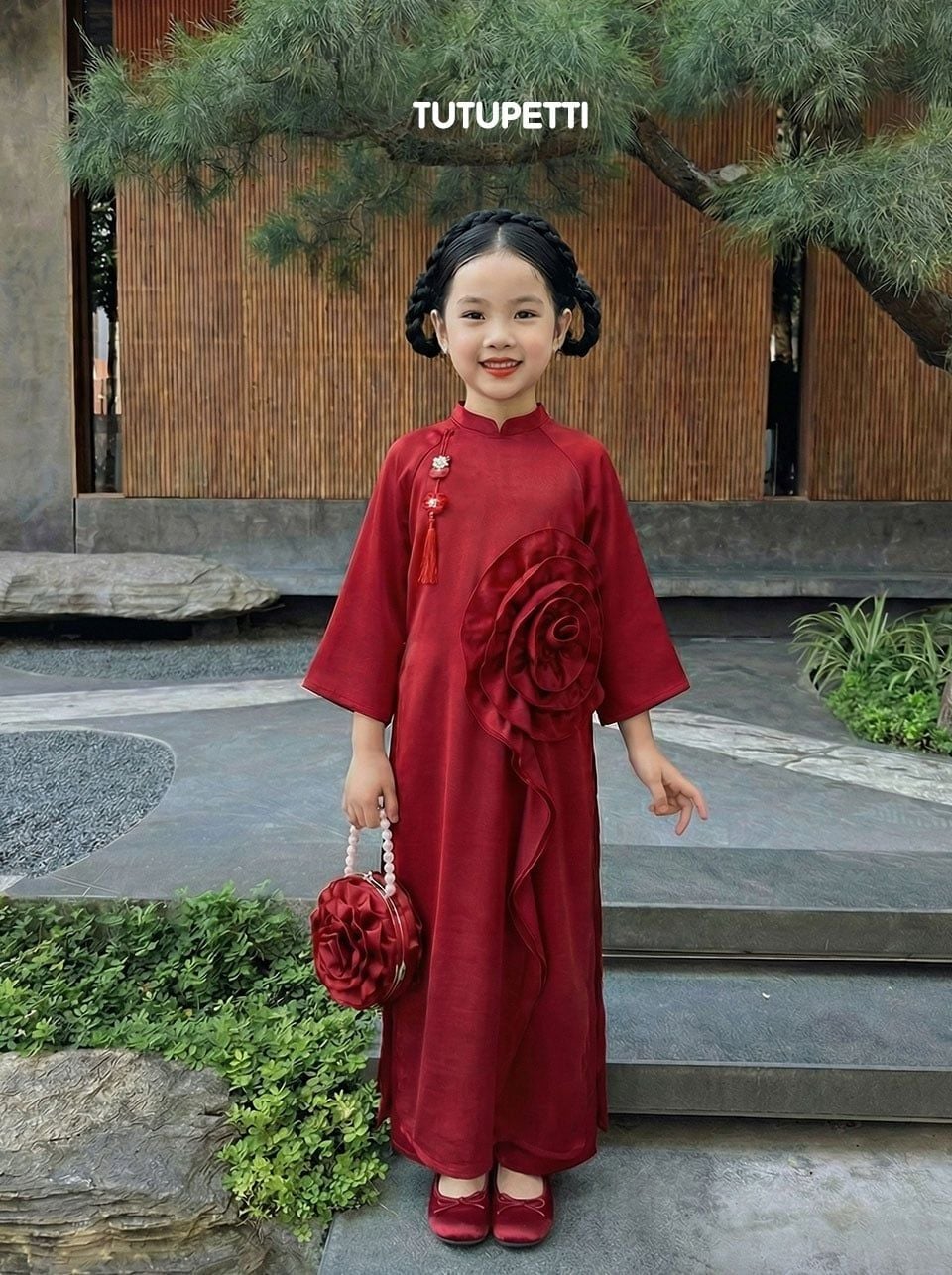  AD26_07. Áo Dài Cách Tân Đính Hoa Đỏ 