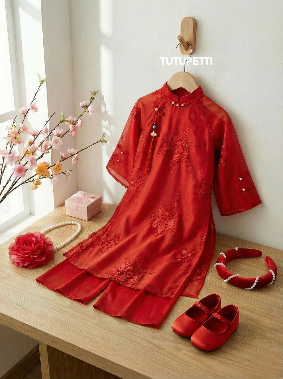  AD26_17. Áo dài Cách Tân Hoa Cúc Đỏ 