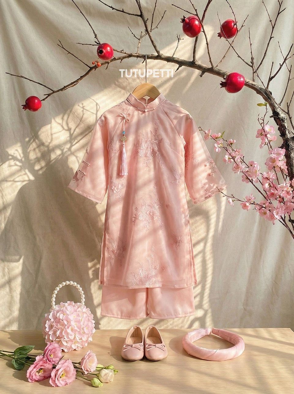  AD26_17. Áo dài Cách Tân Hoa Cúc Hồng 