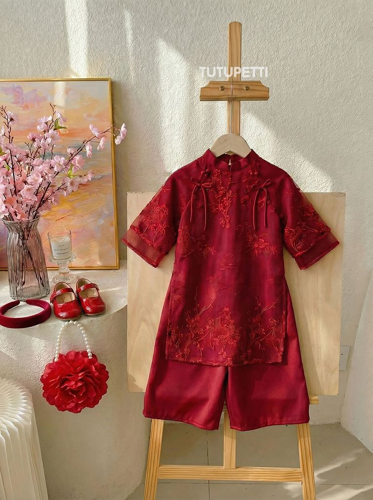  AD26_13. Áo Dài Cách Tân Thêu Họa Tiết Đỏ 