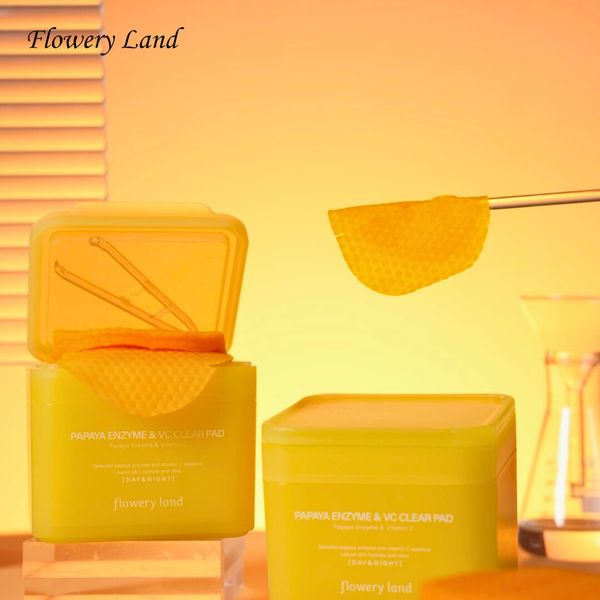 Toner Pad Chiết Xuất Đu Đủ & V-C FLOWERY LAND 190g Dưỡng Sáng Làm Đều Màu Da Mờ Thâm Sạm Cấp Ẩm Sâu