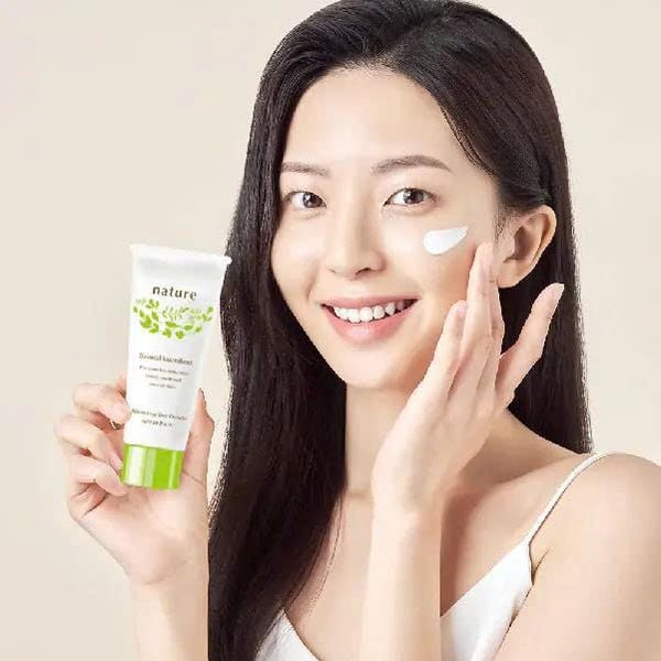 Kem dưỡng làm trắng da ban ngày NATURE WHITENING DAY CREAM SPF20 PA+ 40G
