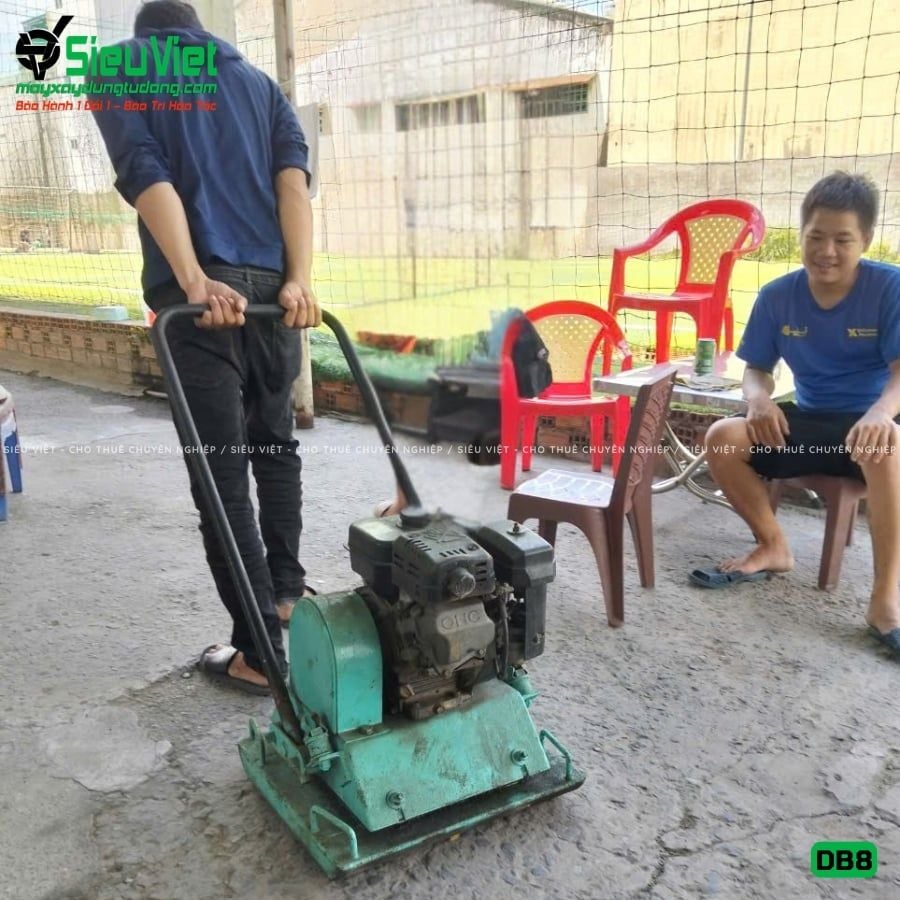 Thuê Tháng Máy đầm bàn DB8 75-100Kg (Xăng)