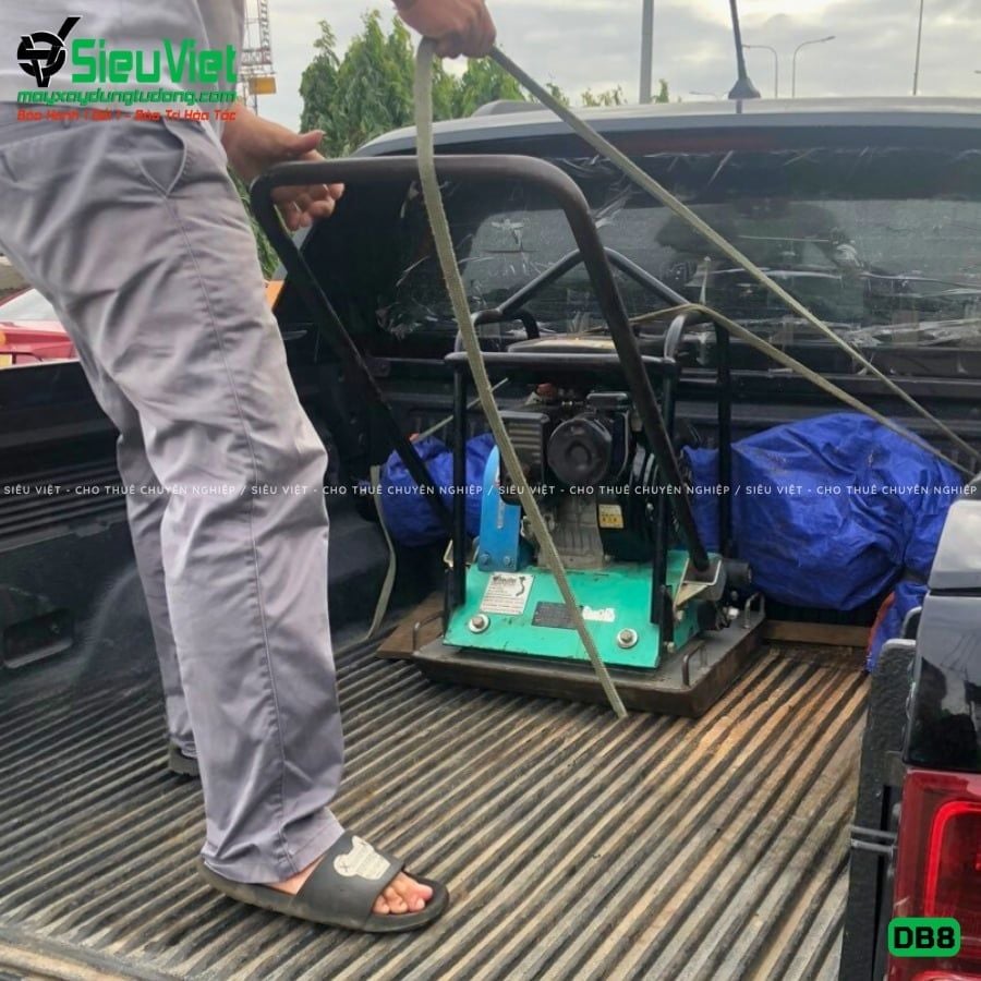 Thuê Tháng Máy đầm bàn DB8 75-100Kg (Xăng)