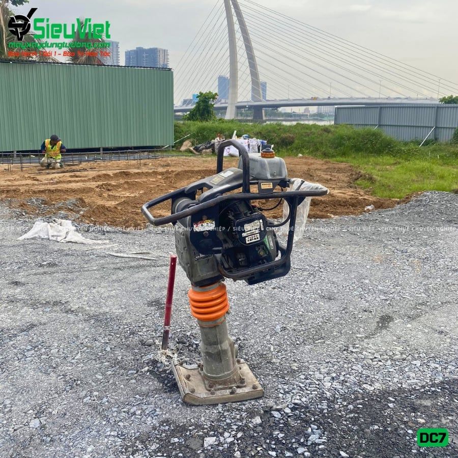 Thuê Ngày Máy đầm cóc DC7 70-80kg (Xăng)