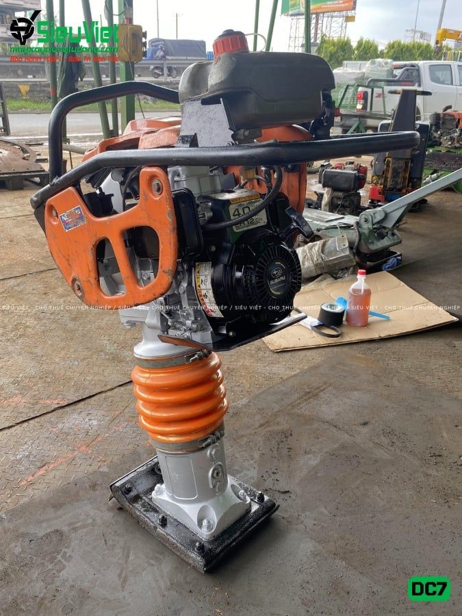 Thuê Ngày Máy đầm cóc DC7 70-80kg (Xăng)