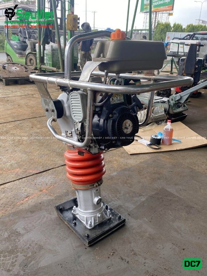 Thuê Tháng Máy đầm cóc DC7 70-80kg (Xăng)