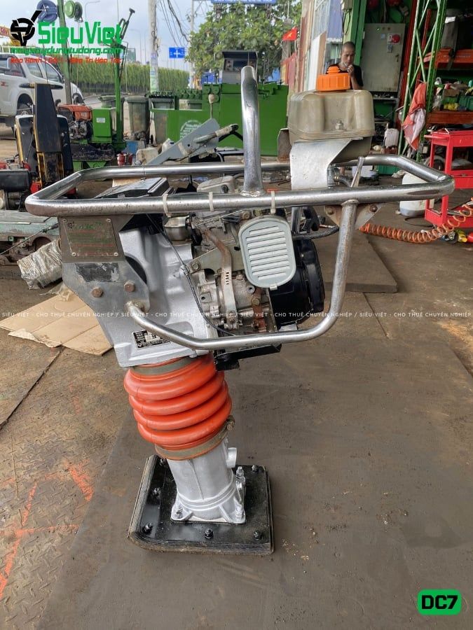 Thuê Tháng Máy đầm cóc DC7 70-80kg (Xăng)
