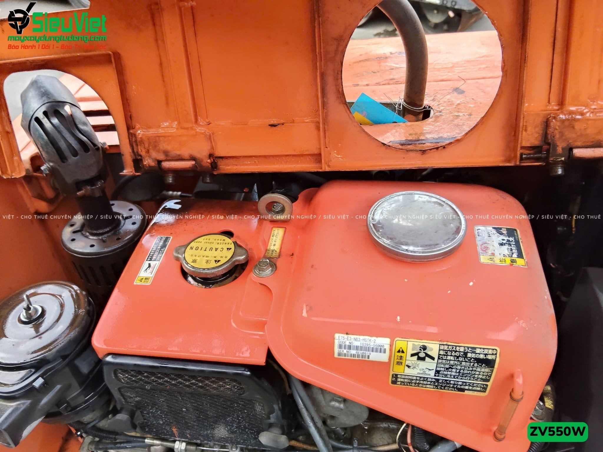 Xe lu rung dắt tay 620Kg Hitachi ZV550W Nhật Bản (11370)