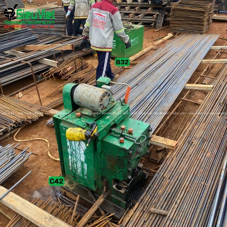 Thuê Tháng Máy cắt sắt phi 10-32mm C42 - Điện 380V, 3 Pha