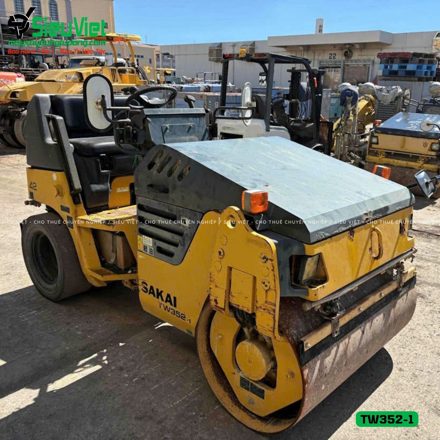 Xe lu rung nhỏ 2.5 tấn Sakai TW352-1 Nhật Bản (20156)