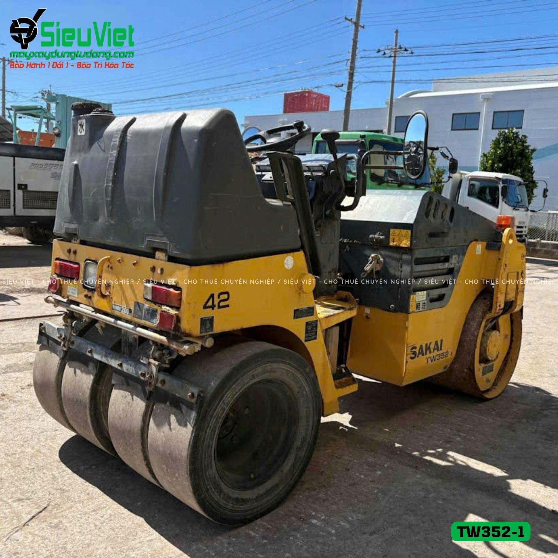 Xe lu rung nhỏ 2.5 tấn Sakai TW352-1 Nhật Bản (20156)