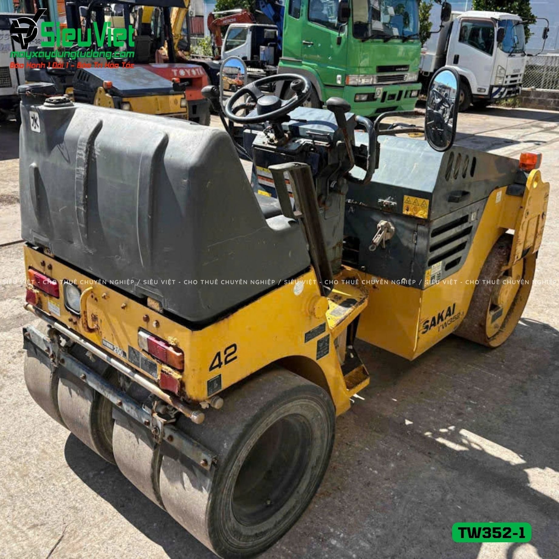 Xe lu rung nhỏ 2.5 tấn Sakai TW352-1 Nhật Bản (20156)
