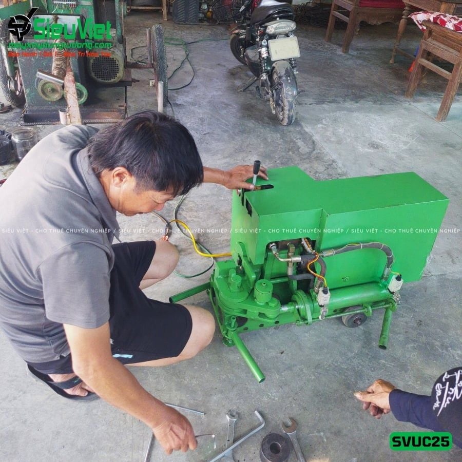 Máy cắt bẻ mỏ sắt thuỷ lực SVUC25 - Điện 220v, 1 Pha