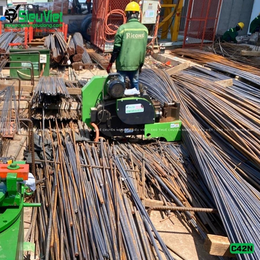 Thuê Tháng Máy cắt sắt phi 10-32mm C42N - Điện 380v, 3 Pha