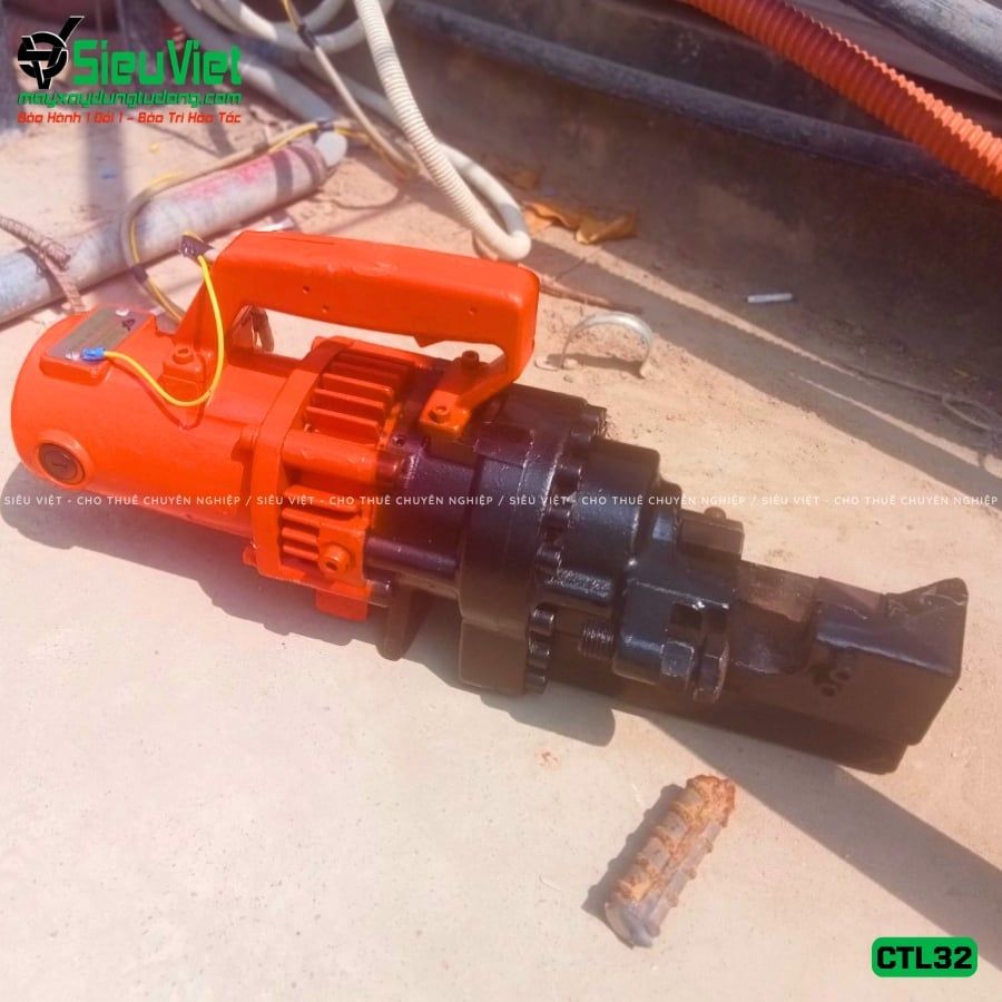 Thuê Tháng Máy cắt sắt cầm tay phi 28 CTL32 Hàn Quốc (Điện 220V, Dân dụng)