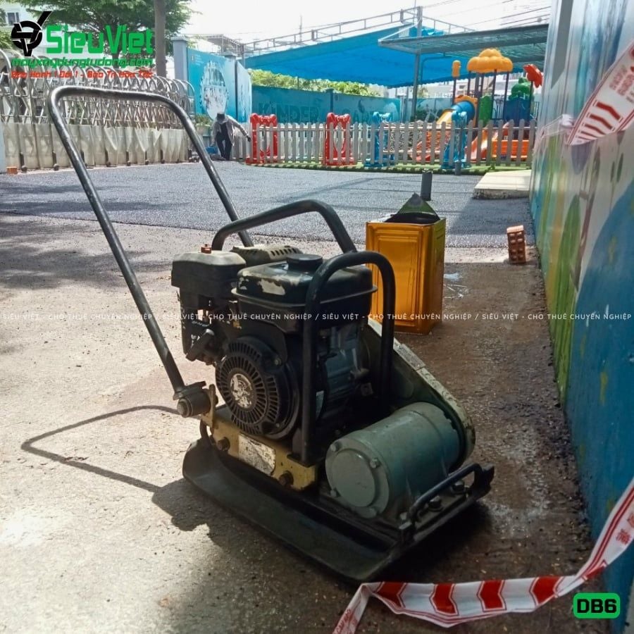 Thuê Tháng Máy đầm bàn DB6 50-70Kg (Xăng)