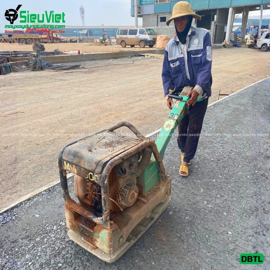 Thuê Ngày Máy đầm bàn thuỷ lực DBTL34 300-400Kg (Dầu Diesel)