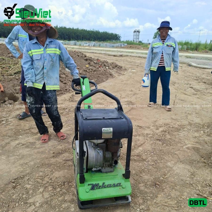 Thuê Ngày Máy đầm bàn thuỷ lực DBTL34 300-400Kg (Dầu Diesel)