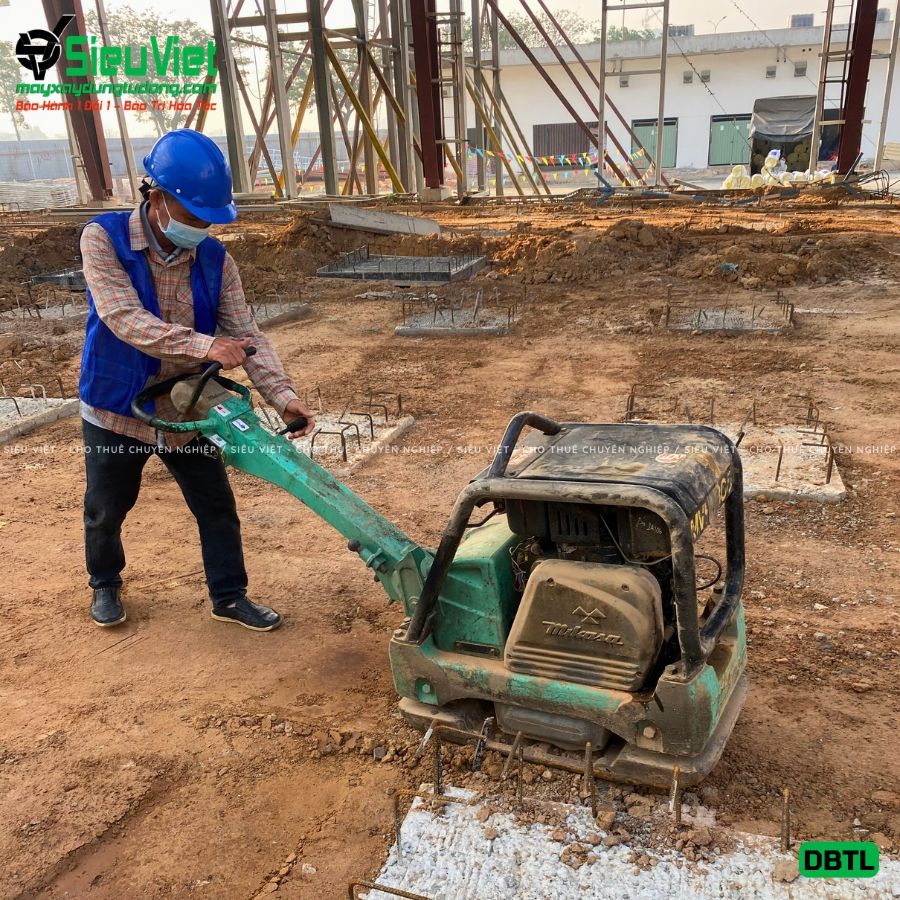 Thuê Ngày Máy đầm bàn thuỷ lực DBTL34 300-400Kg (Dầu Diesel)