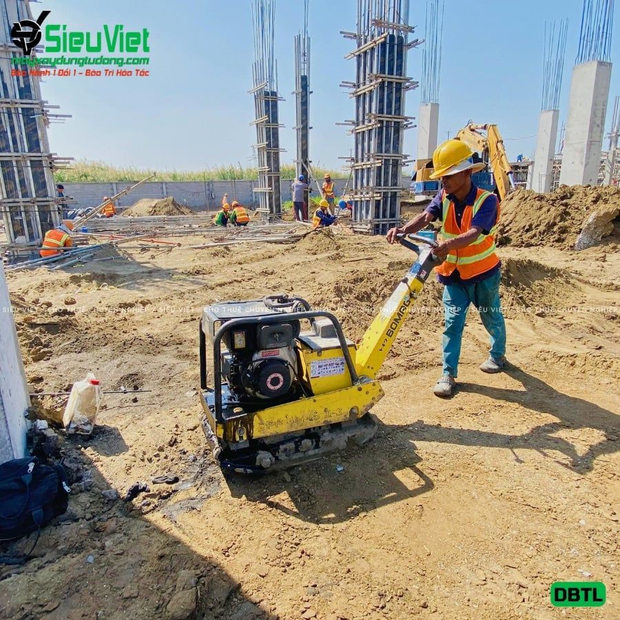 Thuê Ngày Máy đầm bàn thuỷ lực DBTL34 300-400Kg (Dầu Diesel)