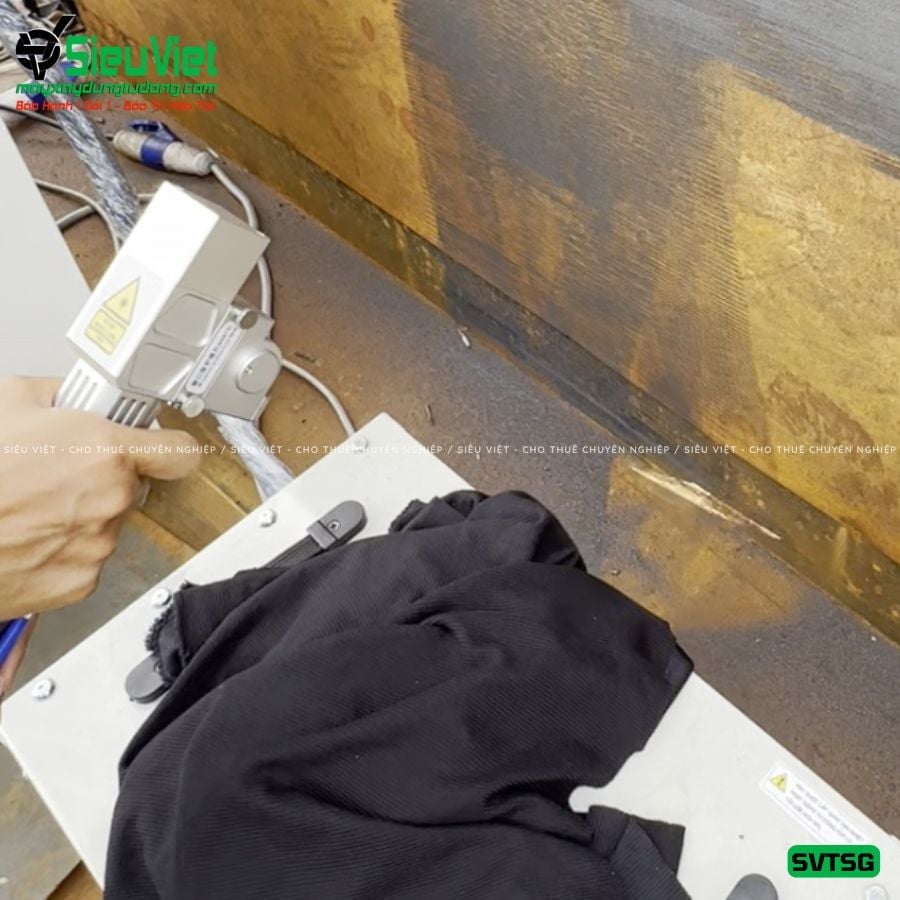 Thuê Ngày Máy laser tẩy gỉ sắt SVTGS - Công suất 1500-3000W