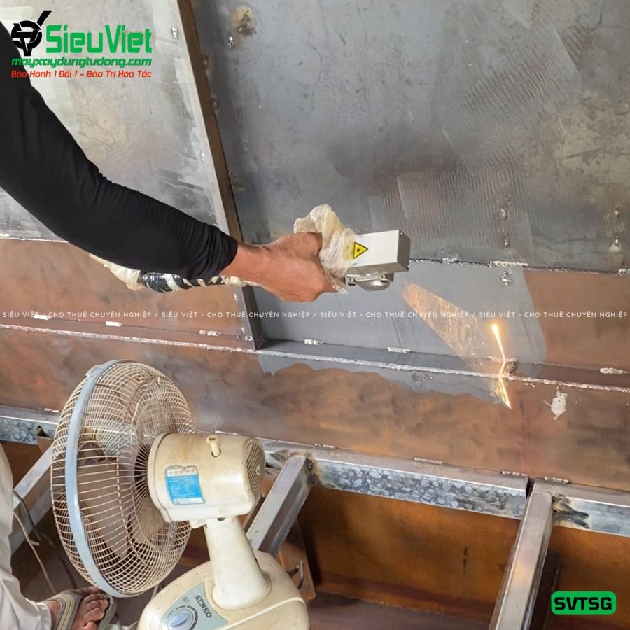 Thuê Tháng Máy laser tẩy gỉ sắt SVTGS - Công suất 1500-3000W