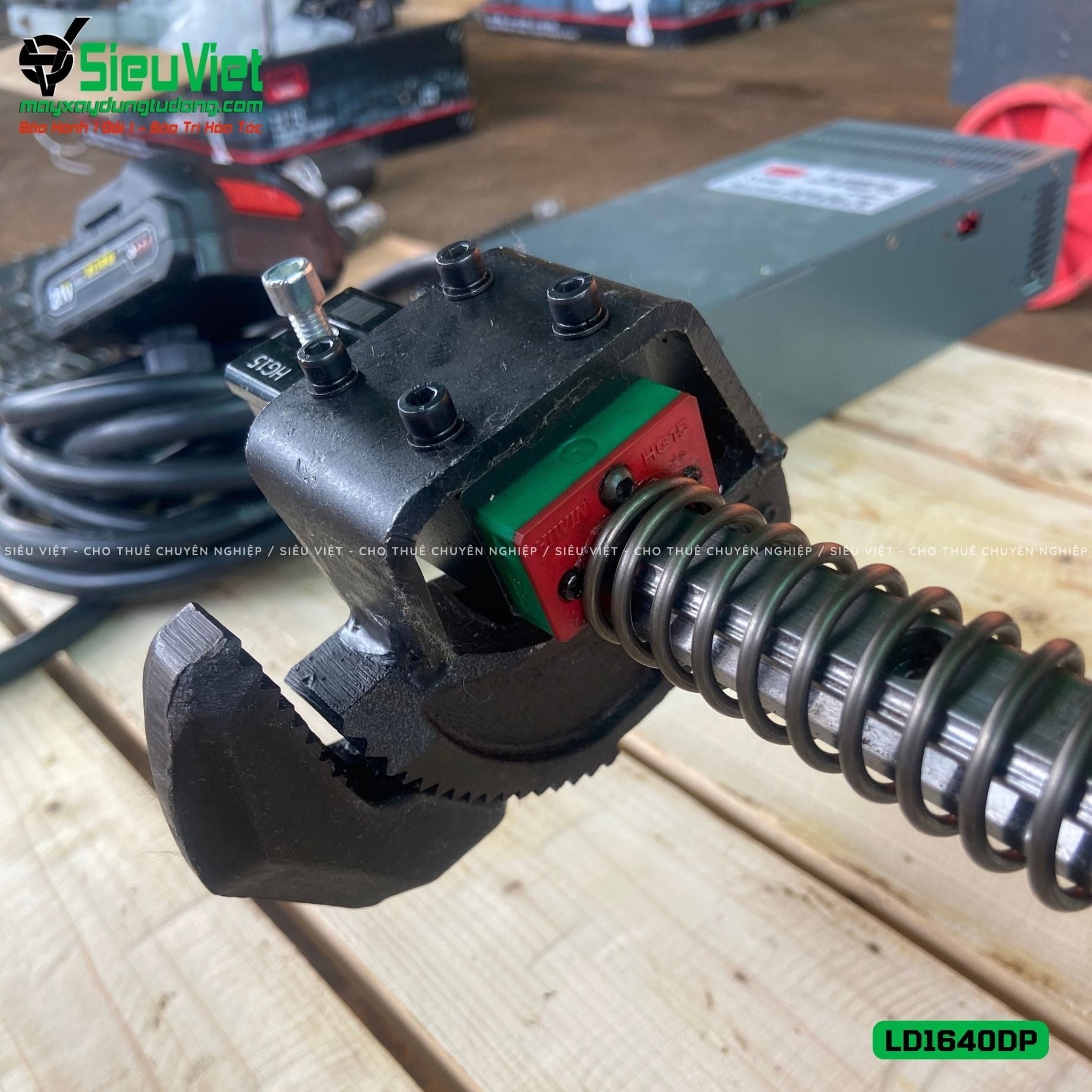 Máy siết vặn Coupler nối sắt xây dựng LD1640DP