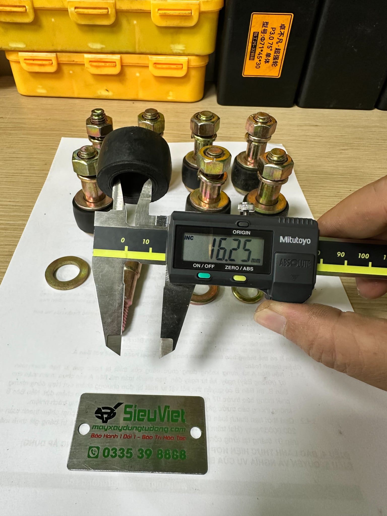 Ốc khớp nối trục hộp số và mô tơ vận thăng VTSV1000 (S)