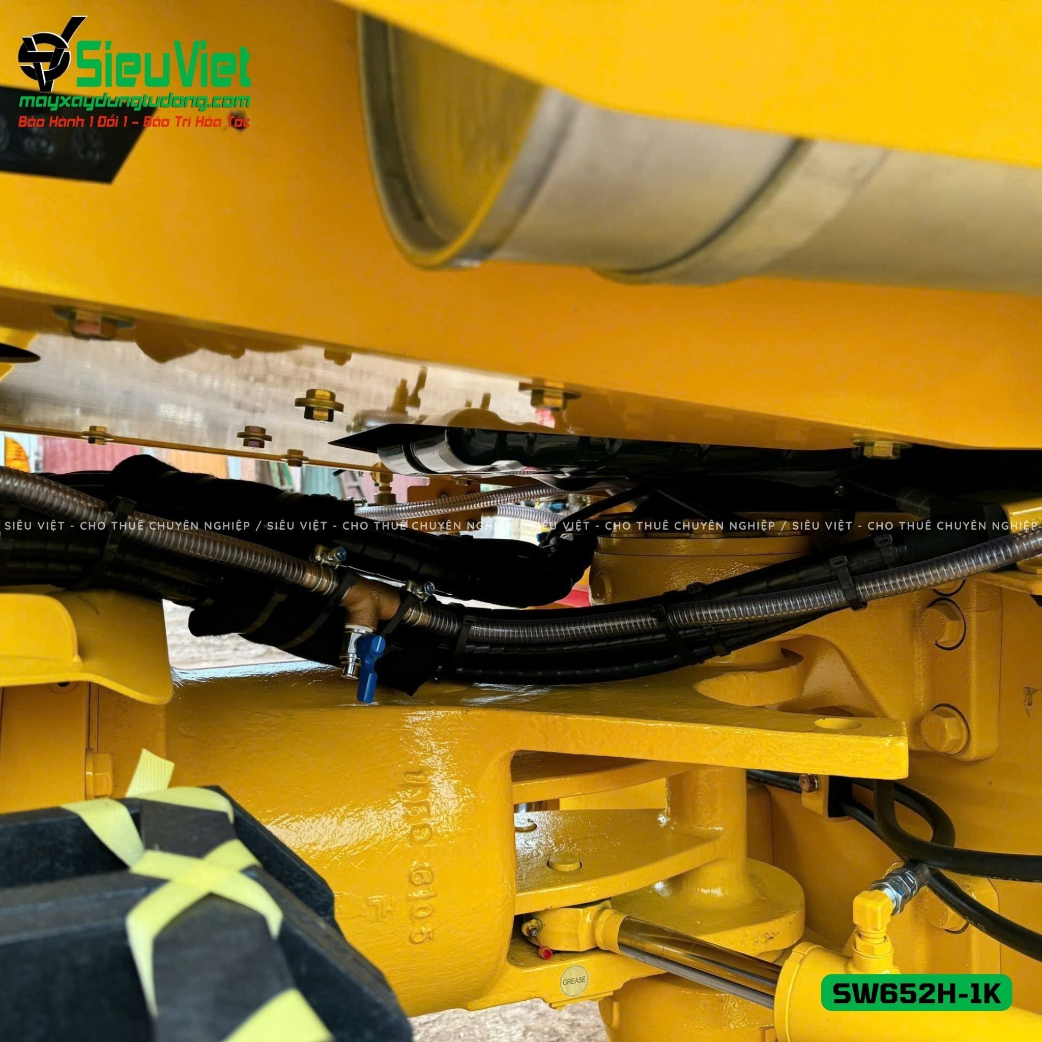 Xe lu rung nhỏ 8 tấn Sakai SW652H-1K Nhật Bản