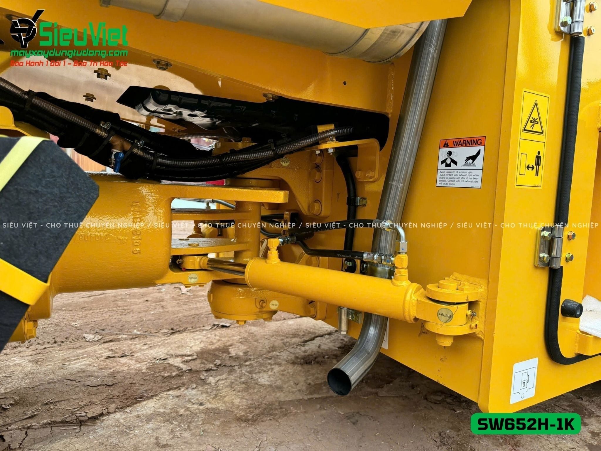 Xe lu rung nhỏ 8 tấn Sakai SW652H-1K Nhật Bản