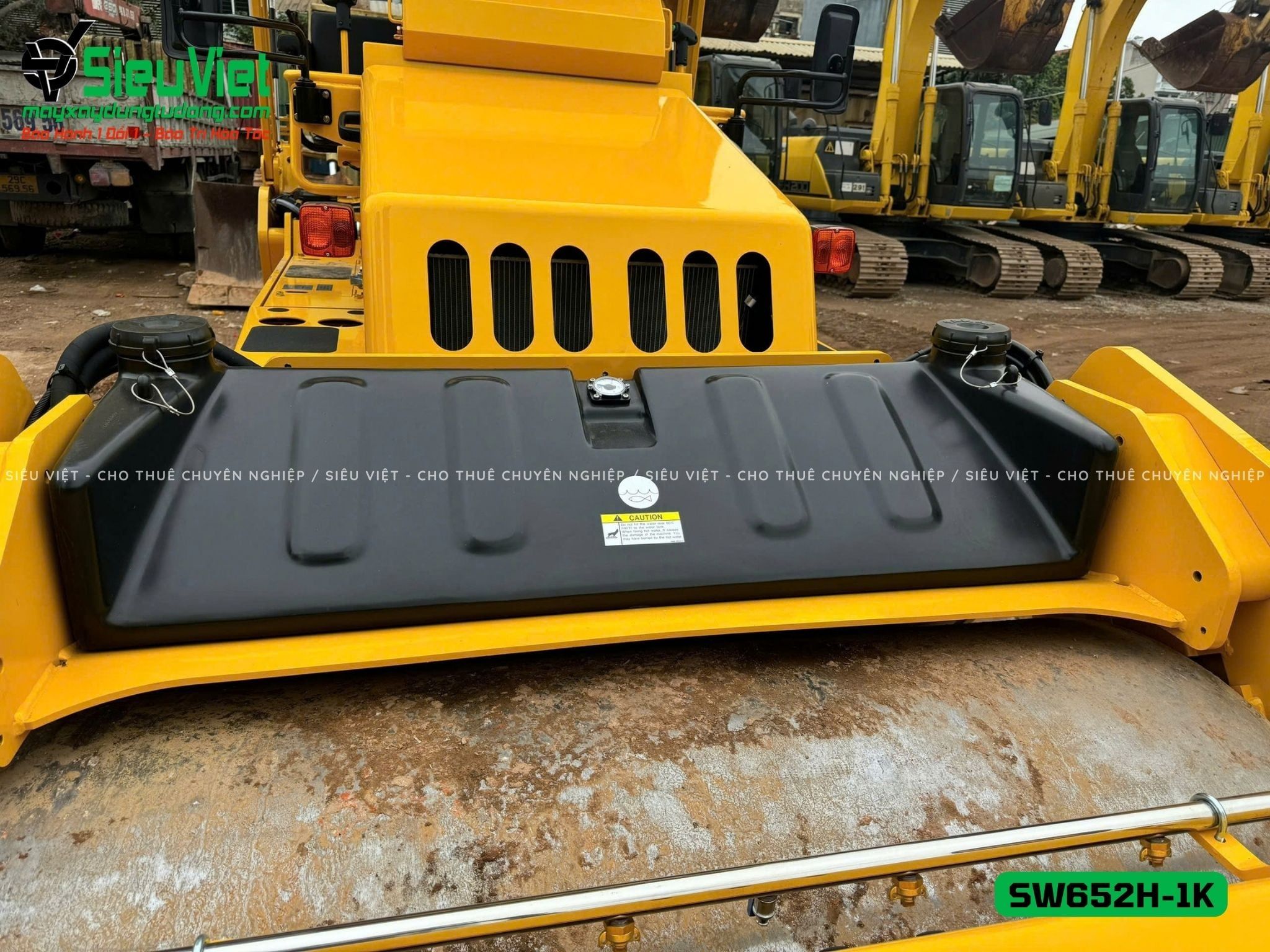 Xe lu rung nhỏ 8 tấn Sakai SW652H-1K Nhật Bản